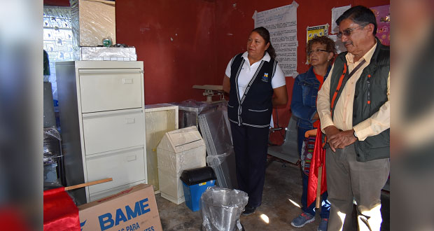 Ayuntamiento de Ixcaquixtla entrega equipo a casas de salud