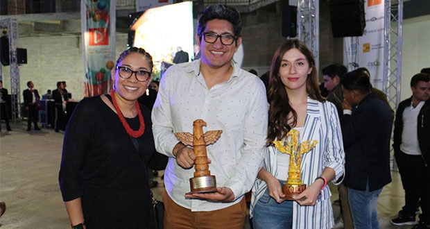 Docente y alumna UMAD destacan en concurso nacional de publicidad