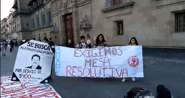 Estudiantes piden apoyo a AMLO para que Esparza los reciba y lamentan ataques