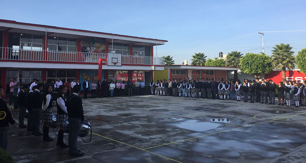Exhortan a alumnos del bachillerato Benito Juárez a estudiar ciencia
