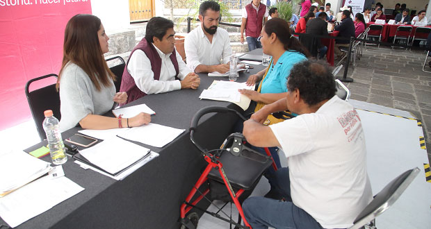 Gobierno atiende 2 mil 500 solicitudes; piden reordenamiento de rutas