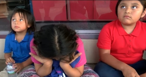 Hijos de migrantes arrestados piden compasión del gobierno de EU