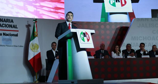 Moreno asume CEN del PRI; promete reforma para volver al poder