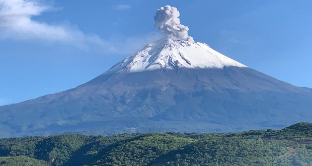 Protección Civil pide mantenerse a 12 kilómetros del Popocatépetl