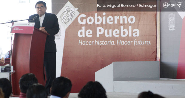 Puebla tiene una “gran deuda social” con su gente: Barbosa