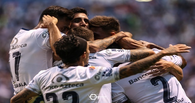Galeria de fotos del empate a 1 entre el Puebla y Chivas