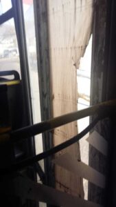 Con asientos rotos y cinta en vidrios circulan algunas rutas del transporte