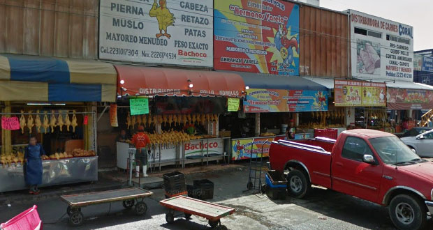 Asaltan pollería en la Central de Abastos y huyen con venta del día