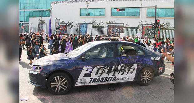 No habrá denuncia por daños a patrulla en manifestación feminisita