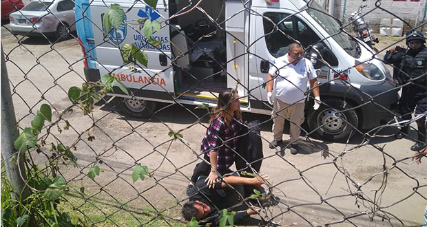 Acusan a policías de San Martín Texmelucan de golpear a sujeto