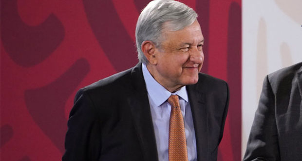 AMLO jala las orejas a “sectarios” y recomienda encuesta en Morena
