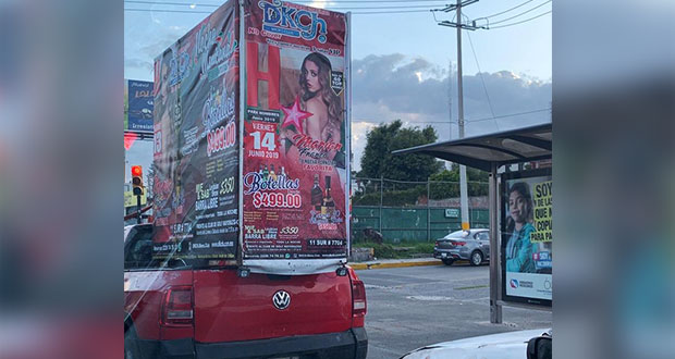 Gobierno de Puebla va por prohibir propaganda en postes y anuncias sexistas