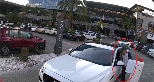 Siguen robos en zona de Angelópolis; ahora en estacionamiento de plaza Marsala