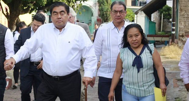 En visita de Barbosa a Tepexco, acusan a edil de desvío de recursos