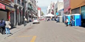 Blindan con arcos de seguridad accesos al zócalo previo a festejos patrios
