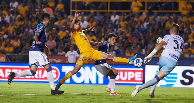 Club Puebla da la sorpresa al vencer a Tigres