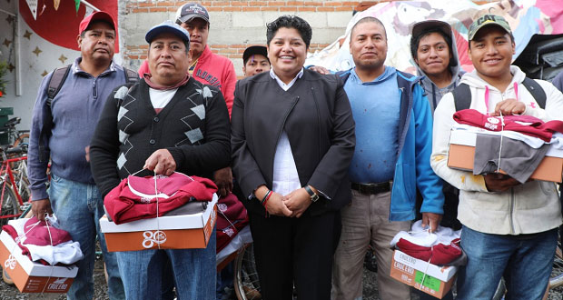 Entrega Pérez uniformes a 245 elementos de Servicios Públicos
