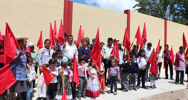 Inauguran barda perimetral en preescolar de Tepexi de Rodríguez