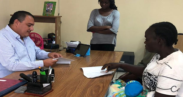 Migrante registra a hijo con nombre de AMLO y pide apoyo en Chiapas