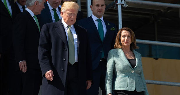 Pelosi anuncia investigación que inicia juicio político contra Trump