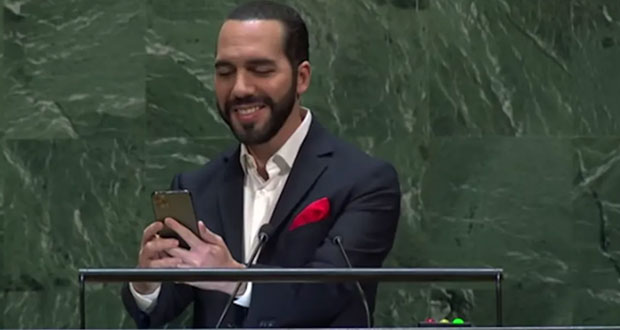 Presidente de El Salvador se toma selfie en discurso ante la ONU