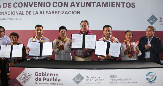 SEP e IEEA colaboran para disminuir analfabetismo en Puebla