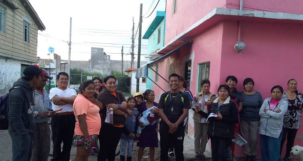 Vecinos de Flor del Bosque piden a CFE electrificar calle Azucena