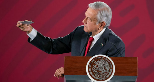AMLO descubre cámara oculta en sala de Palacio Nacional