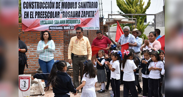 Comienza construcción de sanitarios en preescolar de Ixcaquixtla