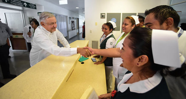 Pronto, convocatoria para vacantes de médicos y enfermeras: AMLO