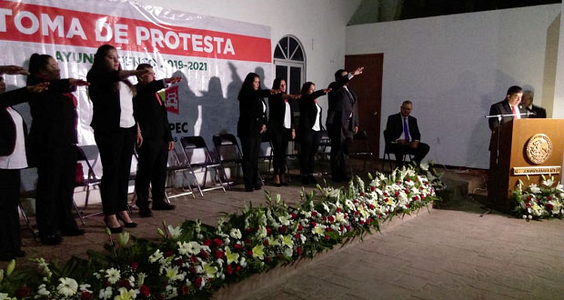 Tras varias impugnaciones, ediles de Ahuazotepec y Tepeojuma toman protesta