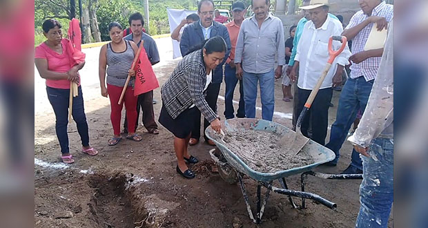 Con concreto hidráulico, pavimentarán calle Zapata en Tecomatlán