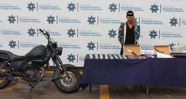 Detienen a probable asaltante de negocios en la Popular Coatepec