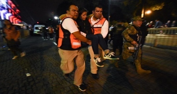 Pirotecnia cae sobre multitud y deja 14 heridos en Grito de Xalapa