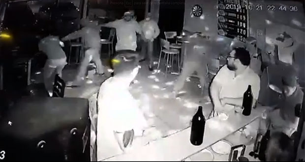 Asaltan a clientes del bar “Wepas” en San Jerónimo Caleras