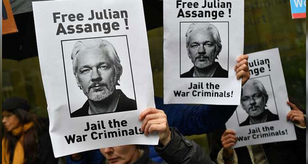 Assange comparece ante tribunal en Londres; se enfrenta a 18 cargos