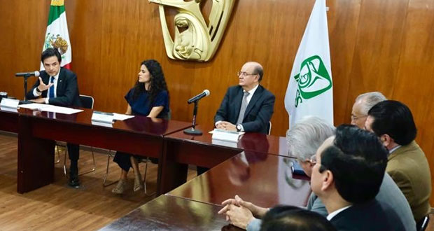 Aumento del 3.5% a salarios de empleados del IMSS y más prestaciones