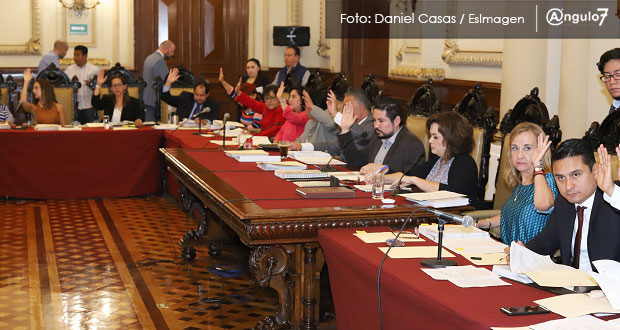 En Cabildo, avalan que regidores contesten por 3 minutos informe de Rivera
