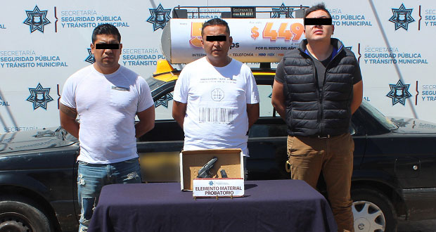 Detienen a 3 hombres por portación ilegal de arma de fuego en Puebla