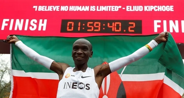 En Austria, Eliud Kipchoge rompe barrera de 2 horas en el maratón