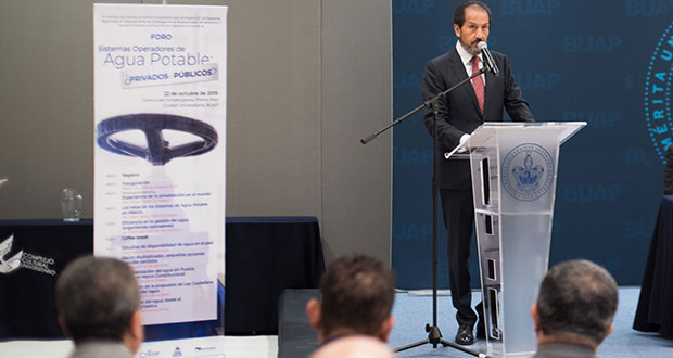 Esparza avaló privatización del agua con RMV; ahora, la critica durante foro