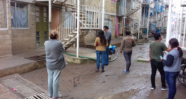 Gestionan mejora de vivienda en la unidad habitacional Antorcha Obrera