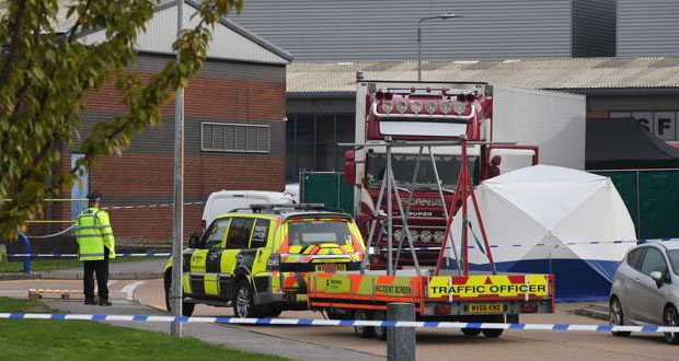 Hallan 39 cadáveres de presuntos migrantes en un camión en Londres