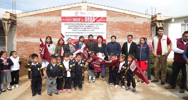 Inicia construcción de aula didáctica en preescolar de Cacalotepec