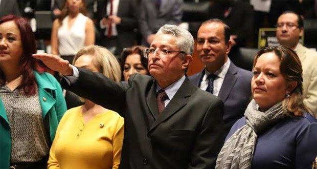Senado designa a Vicente Melchi como nuevo presidente de la CRE