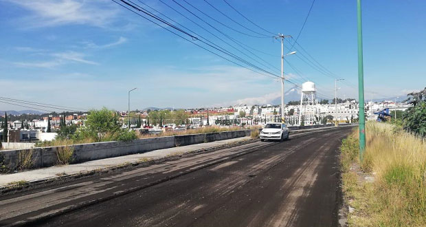 Retiran asfalto en Periférico y construyen rampas en Loma Bella