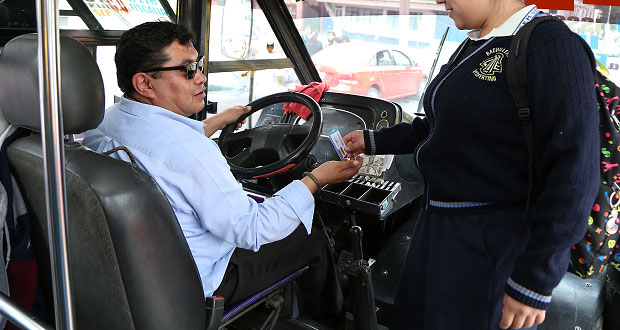 SEP agiliza dar credenciales a alumnos para descuento en pasaje
