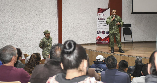 Dan taller sobre refugios temporales a Comuna de Cuautlancingo
