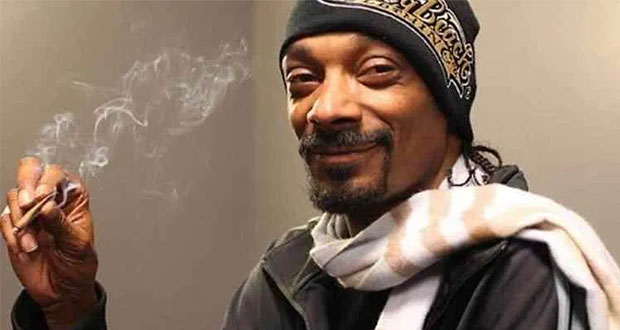 Snoop Dogg paga 50 mil dólares al año porque le armen porros