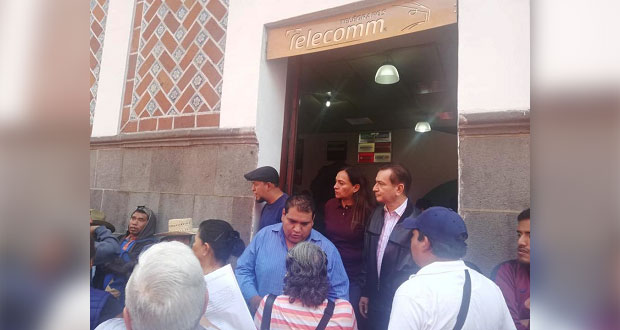 Telecom requiere más personal para evitar largas filas: Abdala